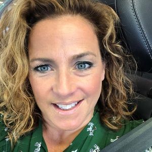 Meet your Posher, Deidra